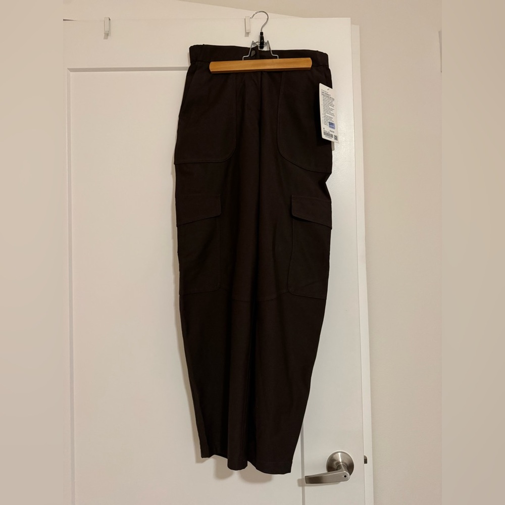 Lululemon Women's Light Utilitech Cargo Pocket High-Rise Pant in Espresso Brown - Picture 2 of 6